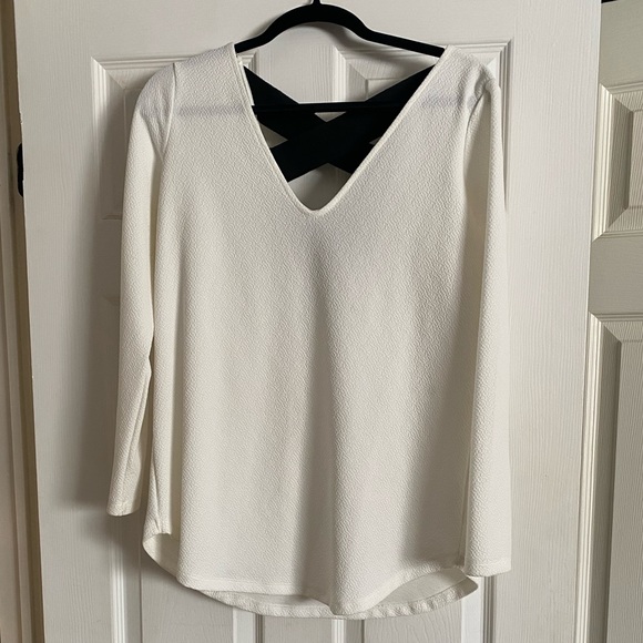 White Dynamite Top - Picture 1 of 3